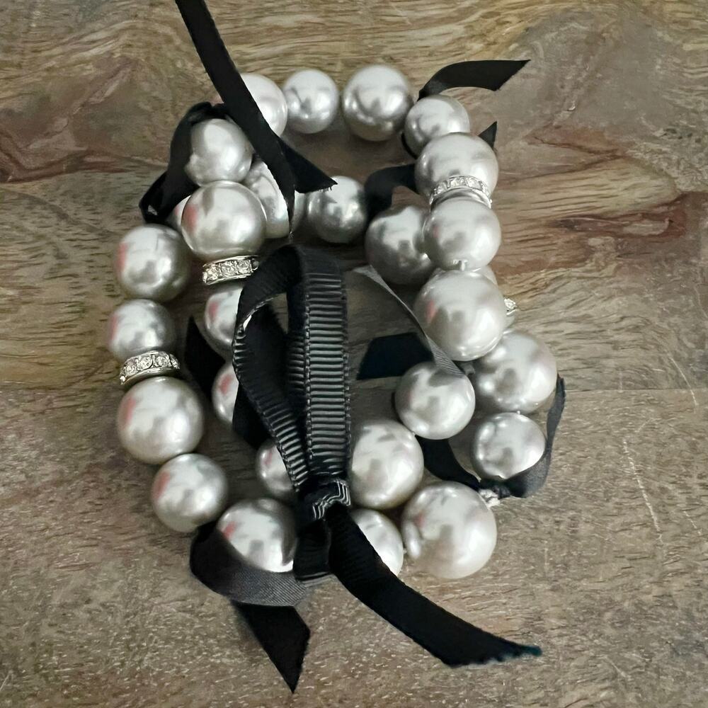 Chunky Gray Faux Pearl Crystal Studded Black Bow Stretch Bracelet Set